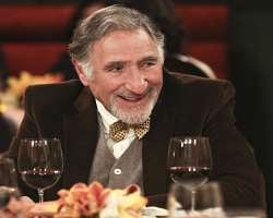 Judd Hirsch consuming alcohol Judd Hirsch consuming alcohol